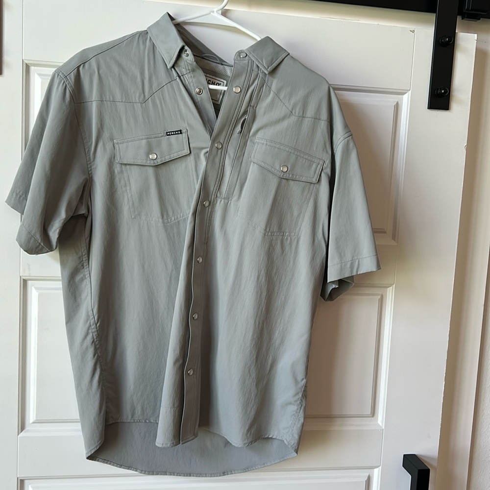 Poncho Outdoors classic western shirt, lightweight, pearl snaps. Med Regular Fit